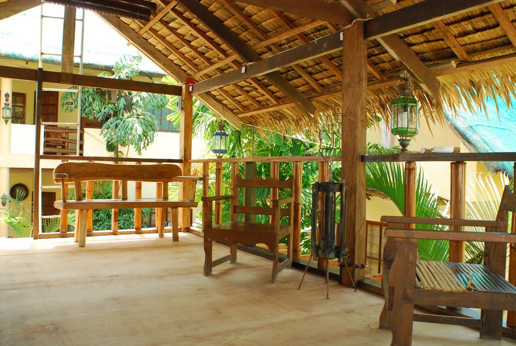 Casa Aviara Resort&Hotel Puerto Galera Exterior foto